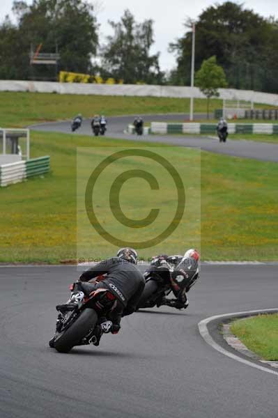 Mallory park Leicestershire;Mallory park photographs;Motorcycle action photographs;event digital images;eventdigitalimages;mallory park;no limits trackday;peter wileman photography;trackday;trackday digital images;trackday photos