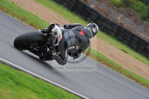 Mallory park Leicestershire;Mallory park photographs;Motorcycle action photographs;event digital images;eventdigitalimages;mallory park;no limits trackday;peter wileman photography;trackday;trackday digital images;trackday photos