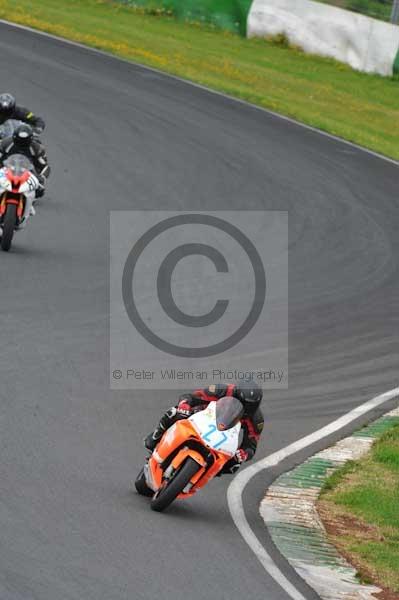 Mallory park Leicestershire;Mallory park photographs;Motorcycle action photographs;event digital images;eventdigitalimages;mallory park;no limits trackday;peter wileman photography;trackday;trackday digital images;trackday photos