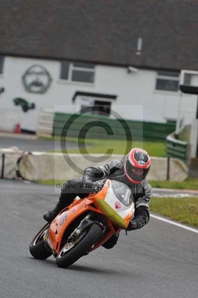 Mallory park Leicestershire;Mallory park photographs;Motorcycle action photographs;event digital images;eventdigitalimages;mallory park;no limits trackday;peter wileman photography;trackday;trackday digital images;trackday photos