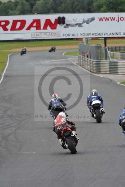 Mallory park Leicestershire;Mallory park photographs;Motorcycle action photographs;event digital images;eventdigitalimages;mallory park;no limits trackday;peter wileman photography;trackday;trackday digital images;trackday photos