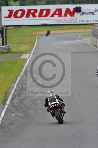 Mallory park Leicestershire;Mallory park photographs;Motorcycle action photographs;event digital images;eventdigitalimages;mallory park;no limits trackday;peter wileman photography;trackday;trackday digital images;trackday photos