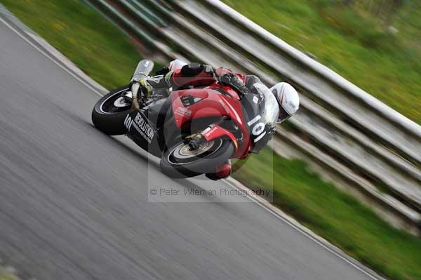 Mallory park Leicestershire;Mallory park photographs;Motorcycle action photographs;event digital images;eventdigitalimages;mallory park;no limits trackday;peter wileman photography;trackday;trackday digital images;trackday photos