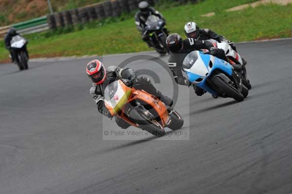 Mallory park Leicestershire;Mallory park photographs;Motorcycle action photographs;event digital images;eventdigitalimages;mallory park;no limits trackday;peter wileman photography;trackday;trackday digital images;trackday photos