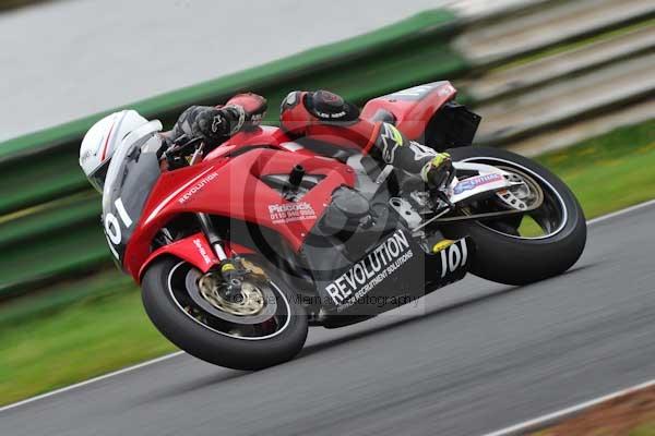 Mallory park Leicestershire;Mallory park photographs;Motorcycle action photographs;event digital images;eventdigitalimages;mallory park;no limits trackday;peter wileman photography;trackday;trackday digital images;trackday photos