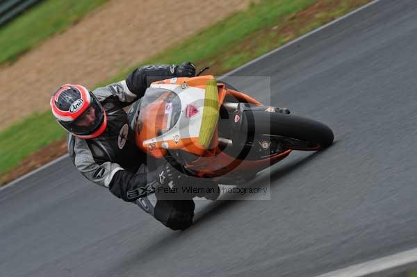 Mallory park Leicestershire;Mallory park photographs;Motorcycle action photographs;event digital images;eventdigitalimages;mallory park;no limits trackday;peter wileman photography;trackday;trackday digital images;trackday photos