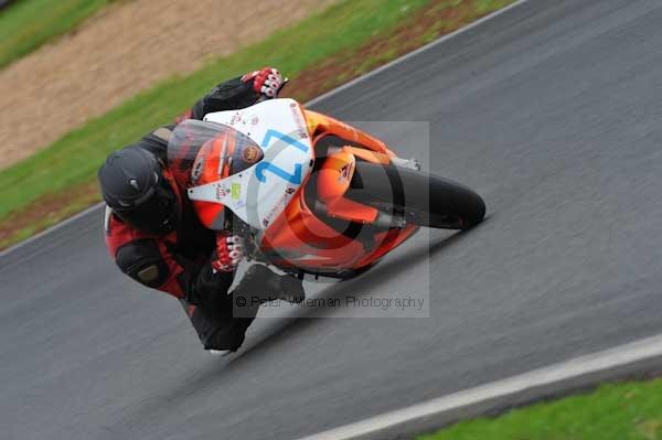 Mallory park Leicestershire;Mallory park photographs;Motorcycle action photographs;event digital images;eventdigitalimages;mallory park;no limits trackday;peter wileman photography;trackday;trackday digital images;trackday photos