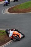 Mallory-park-Leicestershire;Mallory-park-photographs;Motorcycle-action-photographs;event-digital-images;eventdigitalimages;mallory-park;no-limits-trackday;peter-wileman-photography;trackday;trackday-digital-images;trackday-photos