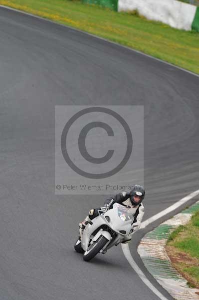 Mallory park Leicestershire;Mallory park photographs;Motorcycle action photographs;event digital images;eventdigitalimages;mallory park;no limits trackday;peter wileman photography;trackday;trackday digital images;trackday photos