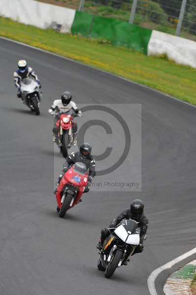 Mallory park Leicestershire;Mallory park photographs;Motorcycle action photographs;event digital images;eventdigitalimages;mallory park;no limits trackday;peter wileman photography;trackday;trackday digital images;trackday photos