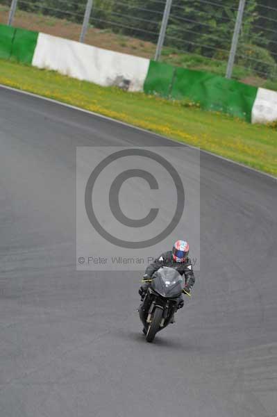 Mallory park Leicestershire;Mallory park photographs;Motorcycle action photographs;event digital images;eventdigitalimages;mallory park;no limits trackday;peter wileman photography;trackday;trackday digital images;trackday photos