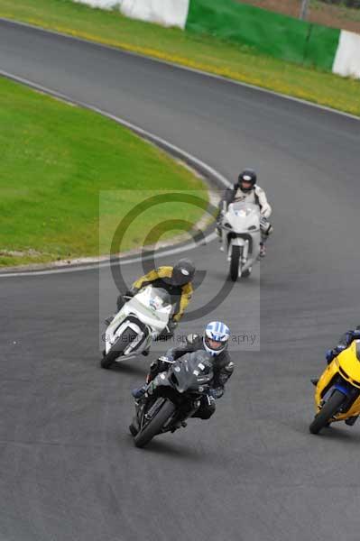 Mallory park Leicestershire;Mallory park photographs;Motorcycle action photographs;event digital images;eventdigitalimages;mallory park;no limits trackday;peter wileman photography;trackday;trackday digital images;trackday photos