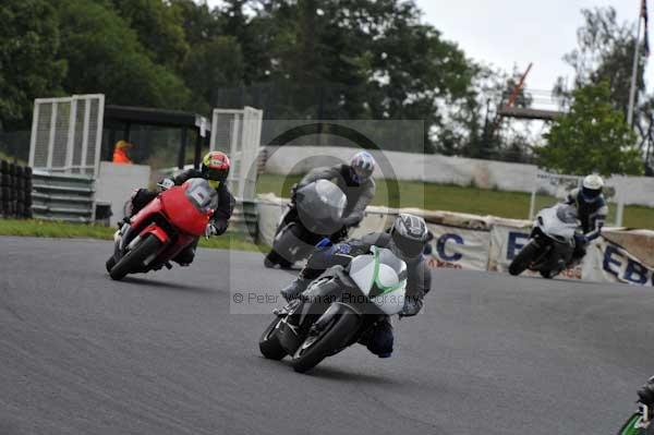 Mallory park Leicestershire;Mallory park photographs;Motorcycle action photographs;event digital images;eventdigitalimages;mallory park;no limits trackday;peter wileman photography;trackday;trackday digital images;trackday photos