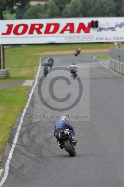 Mallory park Leicestershire;Mallory park photographs;Motorcycle action photographs;event digital images;eventdigitalimages;mallory park;no limits trackday;peter wileman photography;trackday;trackday digital images;trackday photos