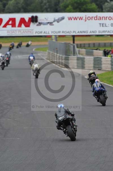 Mallory park Leicestershire;Mallory park photographs;Motorcycle action photographs;event digital images;eventdigitalimages;mallory park;no limits trackday;peter wileman photography;trackday;trackday digital images;trackday photos