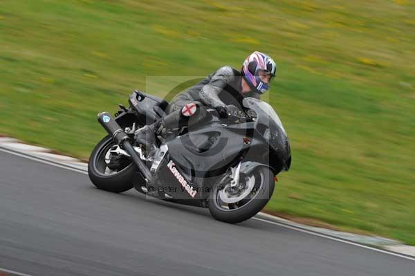 Mallory park Leicestershire;Mallory park photographs;Motorcycle action photographs;event digital images;eventdigitalimages;mallory park;no limits trackday;peter wileman photography;trackday;trackday digital images;trackday photos