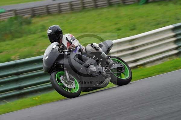 Mallory park Leicestershire;Mallory park photographs;Motorcycle action photographs;event digital images;eventdigitalimages;mallory park;no limits trackday;peter wileman photography;trackday;trackday digital images;trackday photos