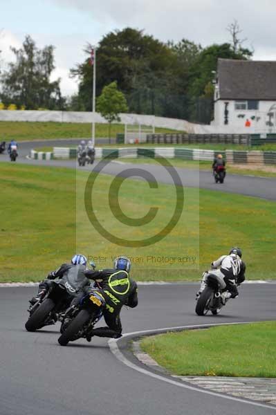 Mallory park Leicestershire;Mallory park photographs;Motorcycle action photographs;event digital images;eventdigitalimages;mallory park;no limits trackday;peter wileman photography;trackday;trackday digital images;trackday photos