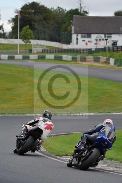 Mallory park Leicestershire;Mallory park photographs;Motorcycle action photographs;event digital images;eventdigitalimages;mallory park;no limits trackday;peter wileman photography;trackday;trackday digital images;trackday photos