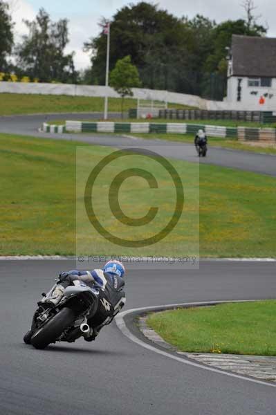 Mallory park Leicestershire;Mallory park photographs;Motorcycle action photographs;event digital images;eventdigitalimages;mallory park;no limits trackday;peter wileman photography;trackday;trackday digital images;trackday photos