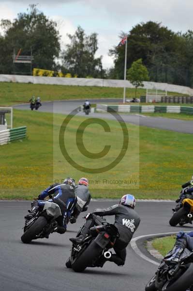 Mallory park Leicestershire;Mallory park photographs;Motorcycle action photographs;event digital images;eventdigitalimages;mallory park;no limits trackday;peter wileman photography;trackday;trackday digital images;trackday photos