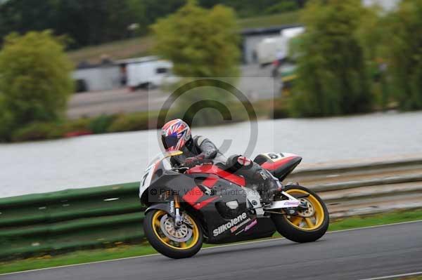 Mallory park Leicestershire;Mallory park photographs;Motorcycle action photographs;event digital images;eventdigitalimages;mallory park;no limits trackday;peter wileman photography;trackday;trackday digital images;trackday photos