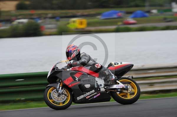 Mallory park Leicestershire;Mallory park photographs;Motorcycle action photographs;event digital images;eventdigitalimages;mallory park;no limits trackday;peter wileman photography;trackday;trackday digital images;trackday photos