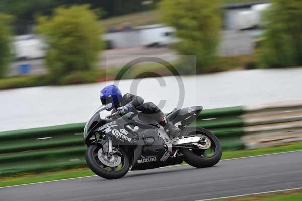 Mallory park Leicestershire;Mallory park photographs;Motorcycle action photographs;event digital images;eventdigitalimages;mallory park;no limits trackday;peter wileman photography;trackday;trackday digital images;trackday photos