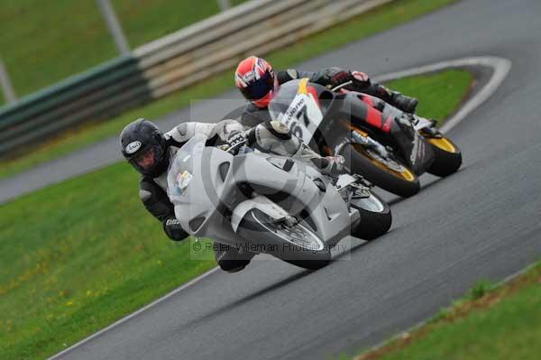 Mallory park Leicestershire;Mallory park photographs;Motorcycle action photographs;event digital images;eventdigitalimages;mallory park;no limits trackday;peter wileman photography;trackday;trackday digital images;trackday photos