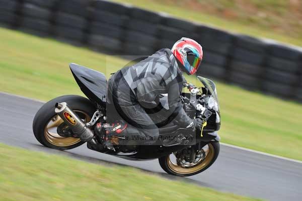 Mallory park Leicestershire;Mallory park photographs;Motorcycle action photographs;event digital images;eventdigitalimages;mallory park;no limits trackday;peter wileman photography;trackday;trackday digital images;trackday photos