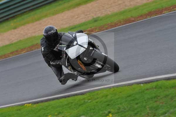 Mallory park Leicestershire;Mallory park photographs;Motorcycle action photographs;event digital images;eventdigitalimages;mallory park;no limits trackday;peter wileman photography;trackday;trackday digital images;trackday photos