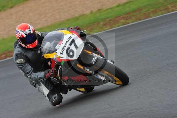 Mallory park Leicestershire;Mallory park photographs;Motorcycle action photographs;event digital images;eventdigitalimages;mallory park;no limits trackday;peter wileman photography;trackday;trackday digital images;trackday photos