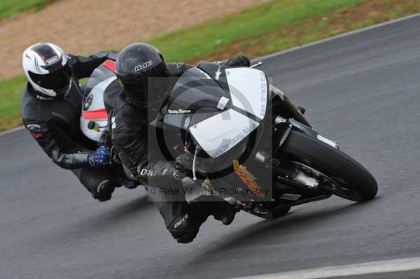 Mallory park Leicestershire;Mallory park photographs;Motorcycle action photographs;event digital images;eventdigitalimages;mallory park;no limits trackday;peter wileman photography;trackday;trackday digital images;trackday photos