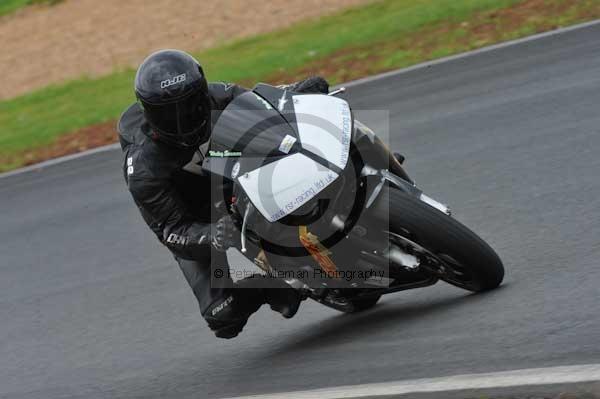 Mallory park Leicestershire;Mallory park photographs;Motorcycle action photographs;event digital images;eventdigitalimages;mallory park;no limits trackday;peter wileman photography;trackday;trackday digital images;trackday photos