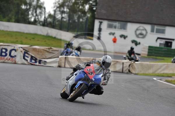 Mallory park Leicestershire;Mallory park photographs;Motorcycle action photographs;event digital images;eventdigitalimages;mallory park;no limits trackday;peter wileman photography;trackday;trackday digital images;trackday photos