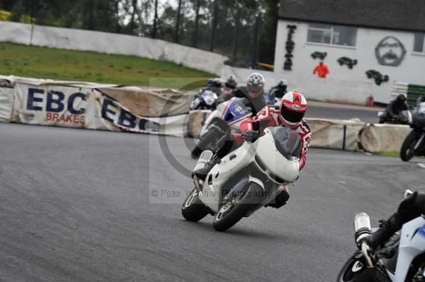 Mallory park Leicestershire;Mallory park photographs;Motorcycle action photographs;event digital images;eventdigitalimages;mallory park;no limits trackday;peter wileman photography;trackday;trackday digital images;trackday photos