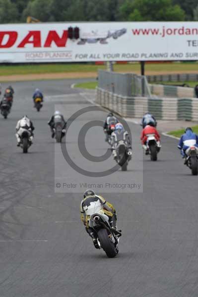 Mallory park Leicestershire;Mallory park photographs;Motorcycle action photographs;event digital images;eventdigitalimages;mallory park;no limits trackday;peter wileman photography;trackday;trackday digital images;trackday photos