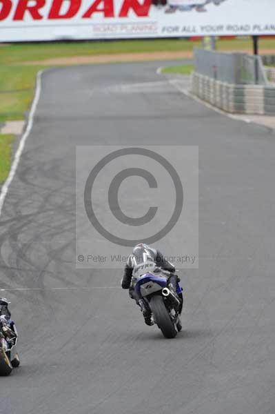 Mallory park Leicestershire;Mallory park photographs;Motorcycle action photographs;event digital images;eventdigitalimages;mallory park;no limits trackday;peter wileman photography;trackday;trackday digital images;trackday photos