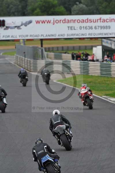 Mallory park Leicestershire;Mallory park photographs;Motorcycle action photographs;event digital images;eventdigitalimages;mallory park;no limits trackday;peter wileman photography;trackday;trackday digital images;trackday photos