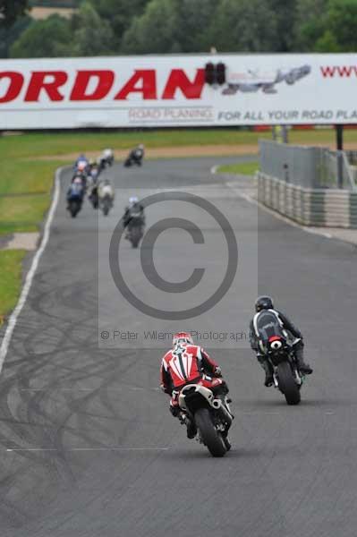 Mallory park Leicestershire;Mallory park photographs;Motorcycle action photographs;event digital images;eventdigitalimages;mallory park;no limits trackday;peter wileman photography;trackday;trackday digital images;trackday photos