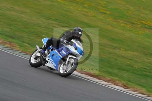 Mallory park Leicestershire;Mallory park photographs;Motorcycle action photographs;event digital images;eventdigitalimages;mallory park;no limits trackday;peter wileman photography;trackday;trackday digital images;trackday photos