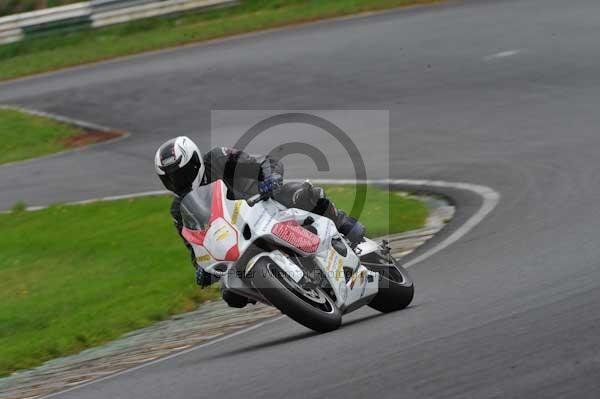 Mallory park Leicestershire;Mallory park photographs;Motorcycle action photographs;event digital images;eventdigitalimages;mallory park;no limits trackday;peter wileman photography;trackday;trackday digital images;trackday photos