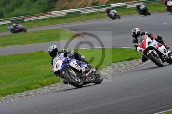 Mallory park Leicestershire;Mallory park photographs;Motorcycle action photographs;event digital images;eventdigitalimages;mallory park;no limits trackday;peter wileman photography;trackday;trackday digital images;trackday photos