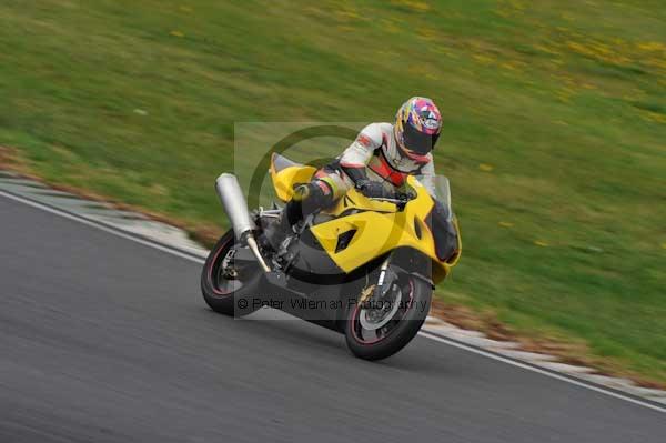 Mallory park Leicestershire;Mallory park photographs;Motorcycle action photographs;event digital images;eventdigitalimages;mallory park;no limits trackday;peter wileman photography;trackday;trackday digital images;trackday photos