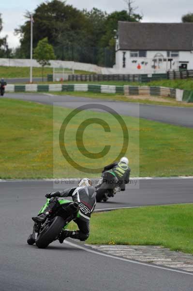 Mallory park Leicestershire;Mallory park photographs;Motorcycle action photographs;event digital images;eventdigitalimages;mallory park;no limits trackday;peter wileman photography;trackday;trackday digital images;trackday photos