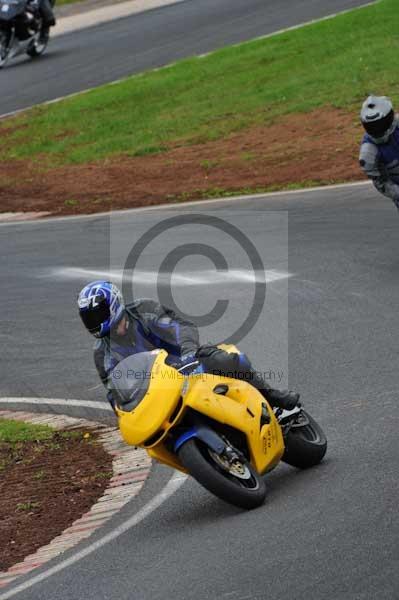 Mallory park Leicestershire;Mallory park photographs;Motorcycle action photographs;event digital images;eventdigitalimages;mallory park;no limits trackday;peter wileman photography;trackday;trackday digital images;trackday photos