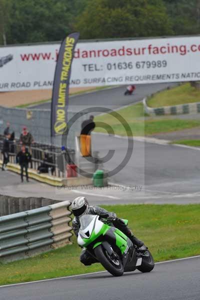 Mallory park Leicestershire;Mallory park photographs;Motorcycle action photographs;event digital images;eventdigitalimages;mallory park;no limits trackday;peter wileman photography;trackday;trackday digital images;trackday photos