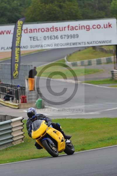 Mallory park Leicestershire;Mallory park photographs;Motorcycle action photographs;event digital images;eventdigitalimages;mallory park;no limits trackday;peter wileman photography;trackday;trackday digital images;trackday photos