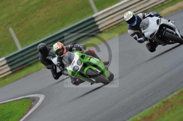 Mallory park Leicestershire;Mallory park photographs;Motorcycle action photographs;event digital images;eventdigitalimages;mallory park;no limits trackday;peter wileman photography;trackday;trackday digital images;trackday photos