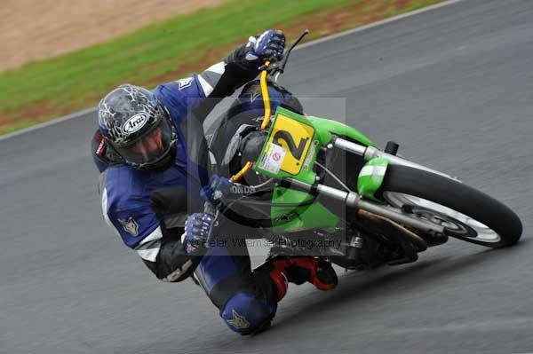 Mallory park Leicestershire;Mallory park photographs;Motorcycle action photographs;event digital images;eventdigitalimages;mallory park;no limits trackday;peter wileman photography;trackday;trackday digital images;trackday photos